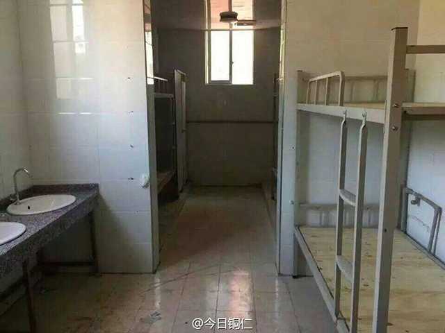 toilet_dorms3