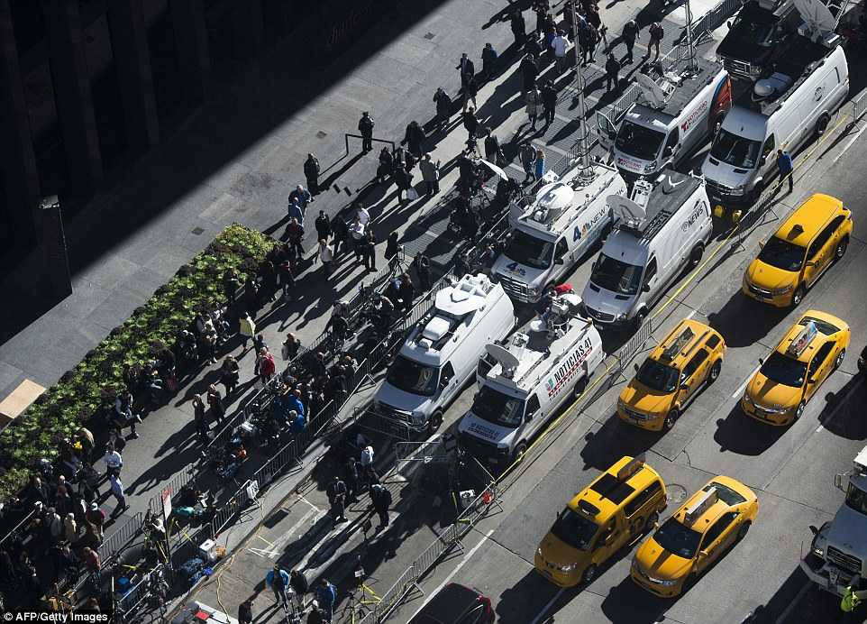 3A30AE6700000578-3918780-image-a-33_1478658053562