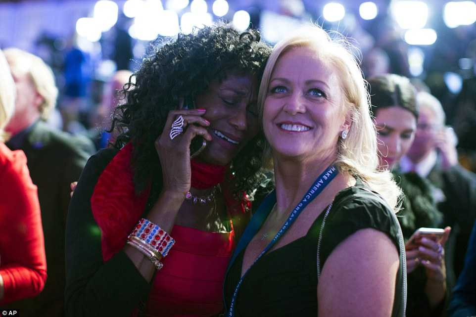 3A31B08E00000578-3918258-image-a-226_1478660545740