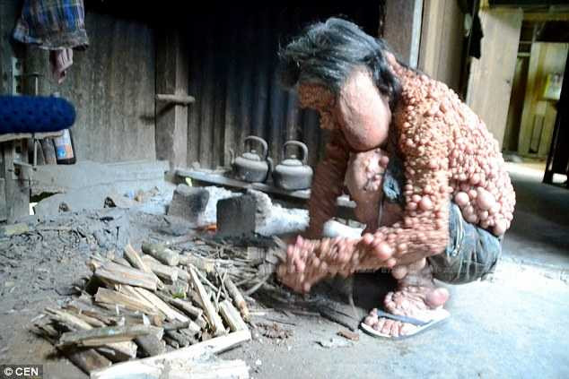 3A7AD16100000578-3946942-image-a-56_1479410934269