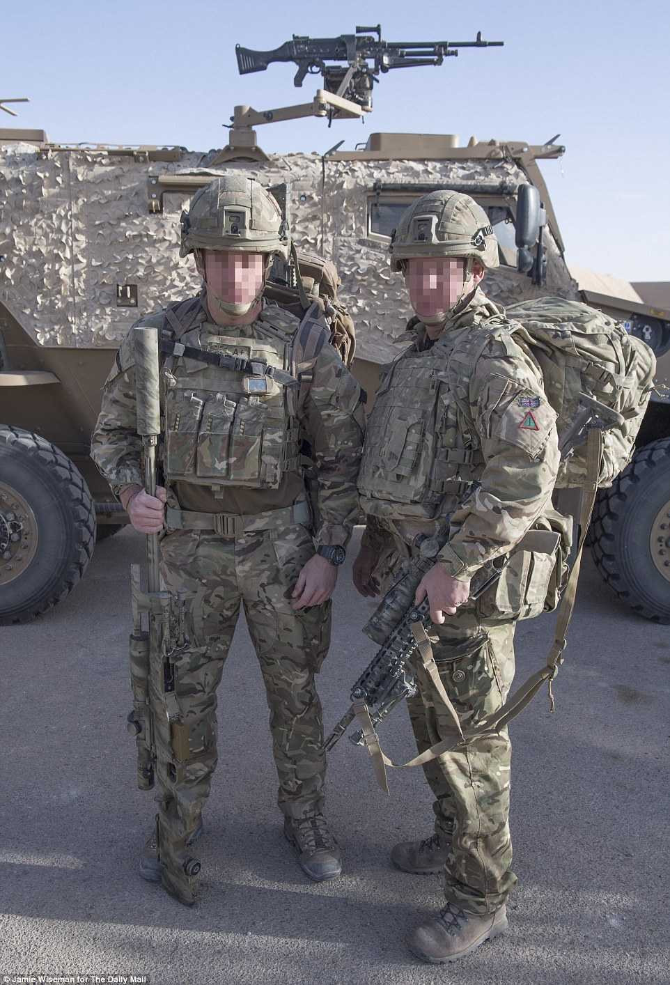 3AB5ED9300000578-0-image-a-17_1480288140446