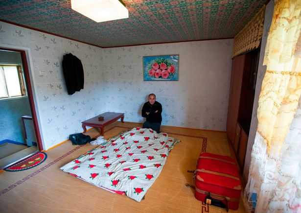 PAY-AIRBNB-IN-NORTH-KOREA (12)