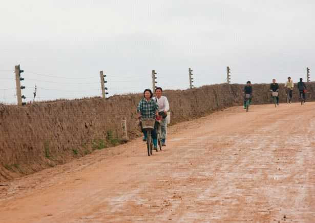 PAY-AIRBNB-IN-NORTH-KOREA (15)