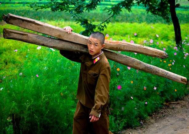 PAY-NORTH-KOREAThe-pictures-Kim-Jong-Un-doesnt-want-you-to-see (1)