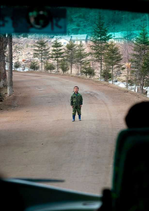 PAY-NORTH-KOREAThe-pictures-Kim-Jong-Un-doesnt-want-you-to-see (9)