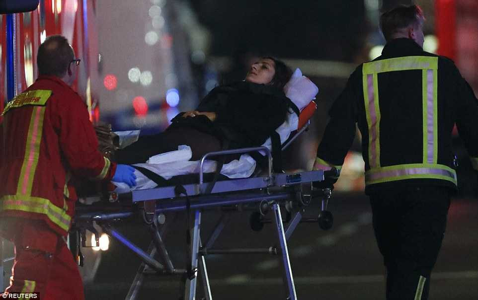 3B86CD9F00000578-4049442-image-a-63_1482184363988