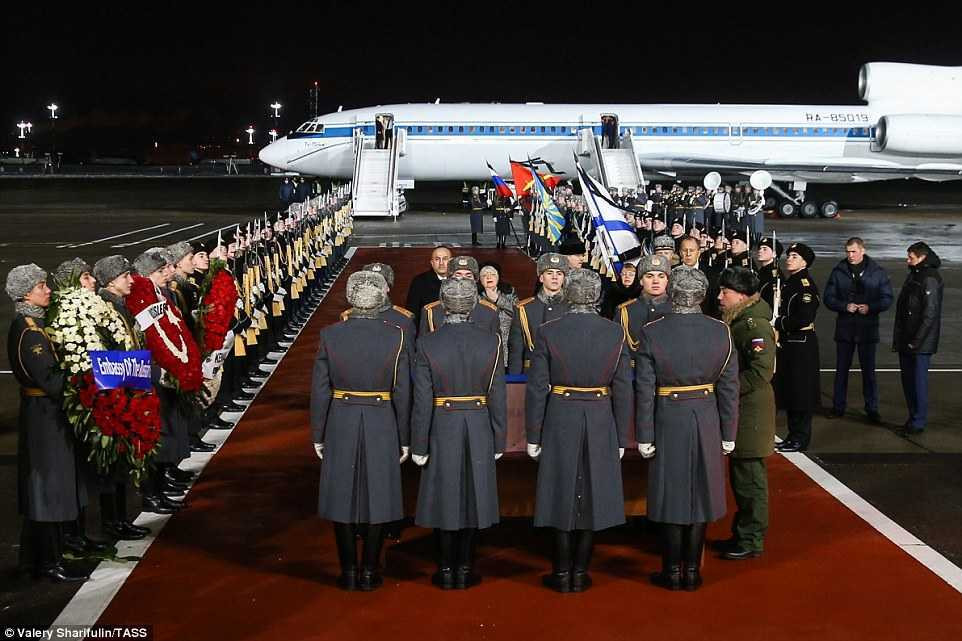 3B8BD34D00000578-4051744-image-a-39_1482267175482