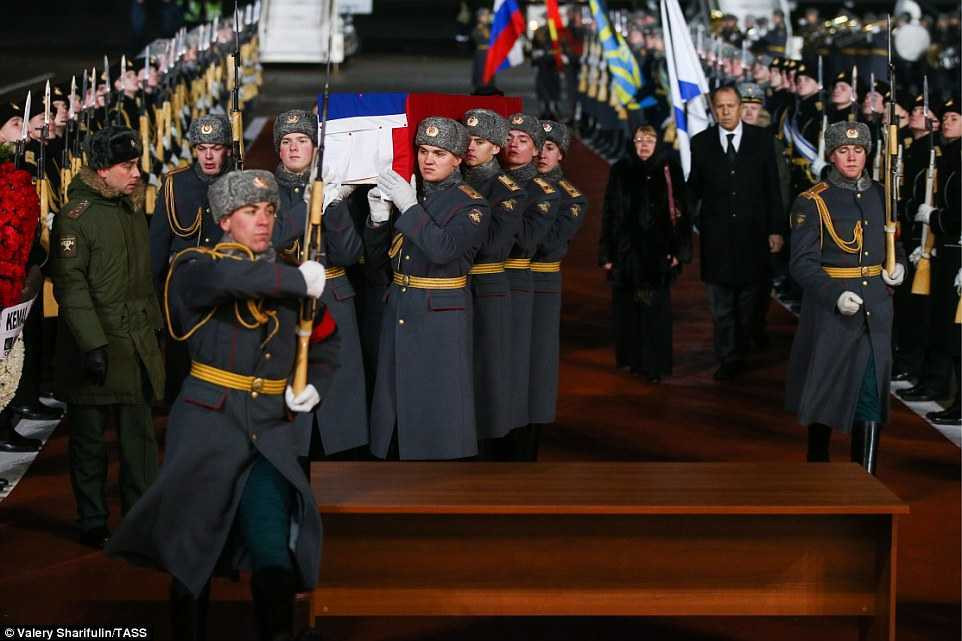 3B8BDD0F00000578-4051744-image-a-41_1482267183078