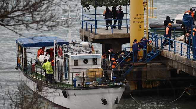 dua_nan_nhan_vao_bo_2512