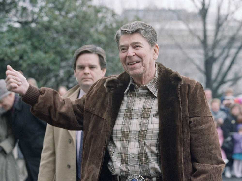reagan-returns-to-washington-after-his-final-trip-as-president-to-camp-david-in-january-1989