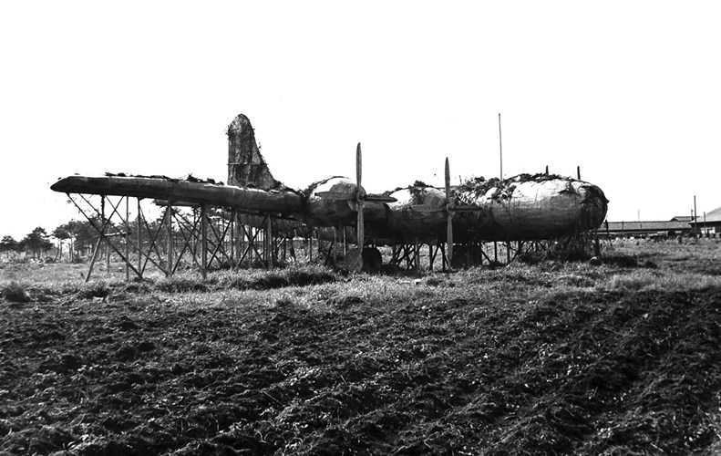 kinh-ngac-xe-tang-dat-may-bay-tre-cua-nhat-ban-trong-cttg2