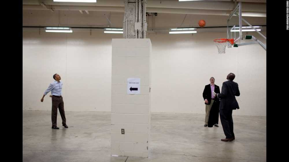 161020132629-26-obama-presidency-super-169