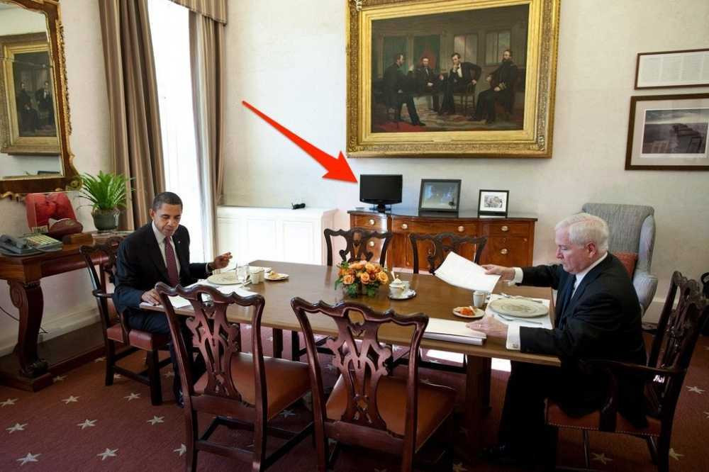 he-apparently-had-a-much-larger-tv-installed-in-the-presidential-dining-room-so-he-can-watch-cable-news-during-lunch