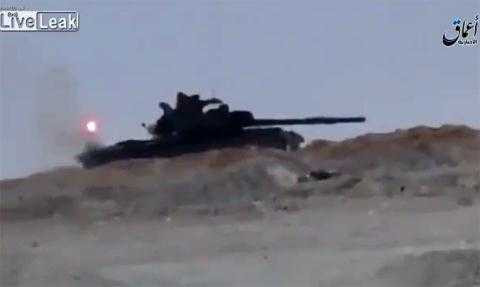 cu-thoat-than-cuc-dinh-cua-t62m-khien-leopard-2a4-lep-ve_7559450