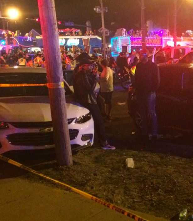 Many-injured-after-truck-ploughs-into-crowd-at-Mardi-Gras-in-New-Orleans (1)