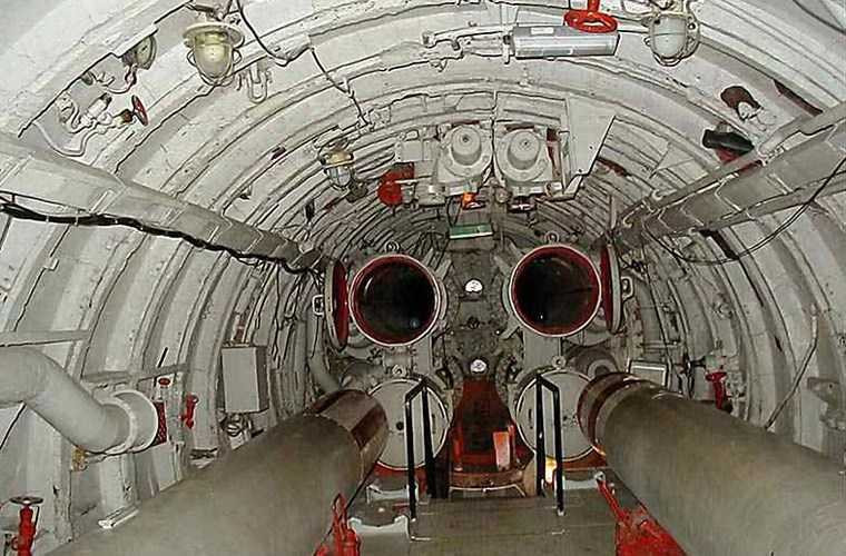 bat-ngo-loai-tau-ngam-viet-nam-suyt-so-huu-nhung-nam-1980-hinh-11