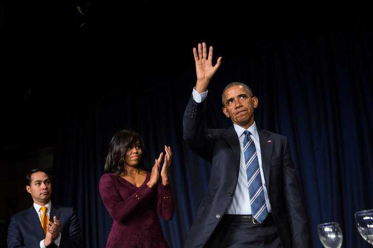 01OBAMABOOK-web1-master768