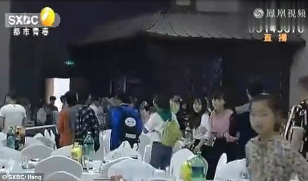 Hinh anh co dau goi canh sat bat chu re