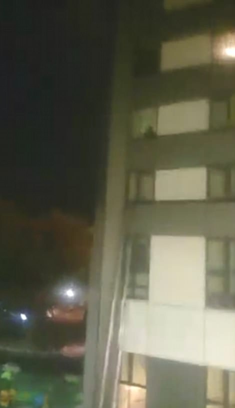 416748A100000578-4601902-image-a-193_1497407077753