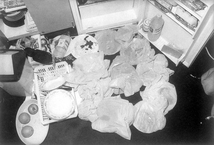 a-shocking-look-inside-the-apartment-of-a-japanese-cannibal-issei-sagawa-4