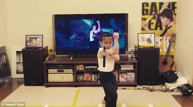 4B52BE2000000578-5634779-Ryusei_Ryuji_Imai_from_Nara_in_Japan_matches_the_Kung_Fu_routine-a-3_1524156565546