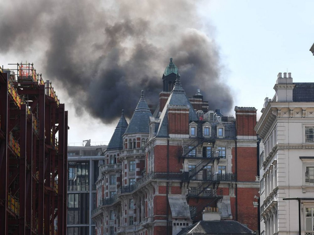 knightsbridge-hotel-fire-2 5