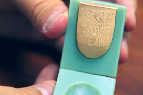 choang-vang-voi-nhung-thu-doan-gian-lan-cua-si-tu-trung-quoc-56cdcc8f 4