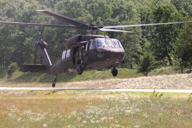 UH-60-Black-Hawk-1800