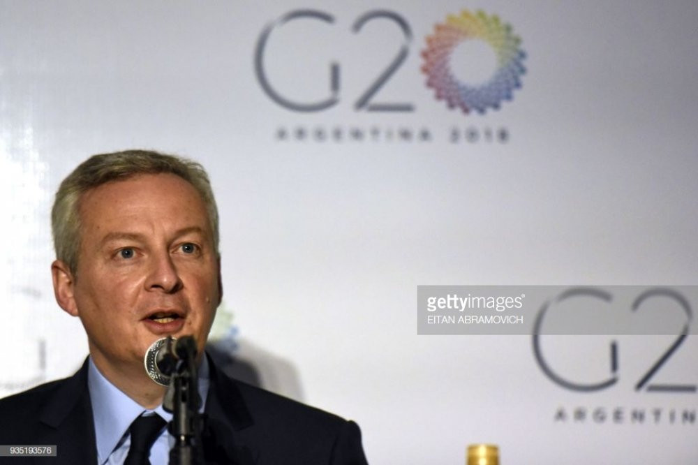 935193576-1024x1024 3