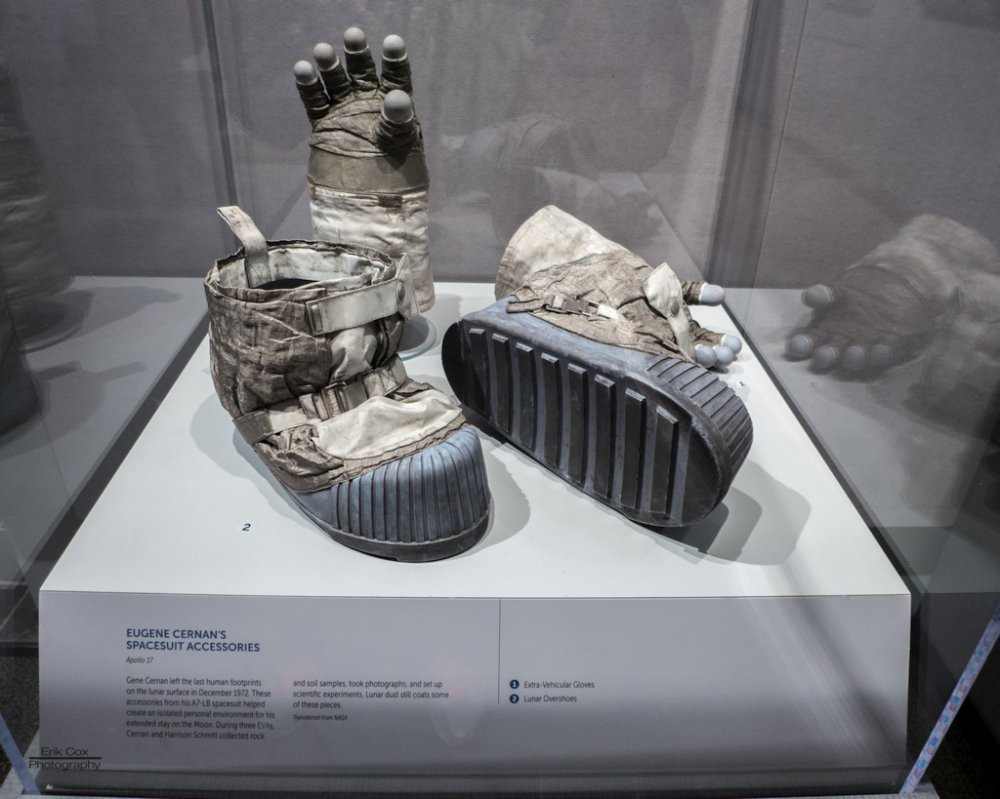 buzz-aldrin-moon-boots-HwXkBIa