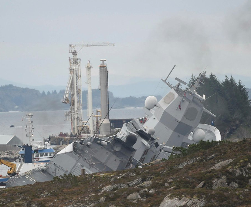 norway-frigate-sinking-crash-tanker-warship-knm-helge-instad-accident-1493683