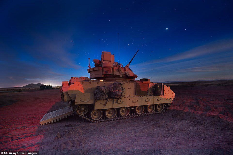 8044592-6547191-Engineers_conduct_M2A3_Bradley_fighting_vehicle_gunnery_qualific-a-51_1546438254440