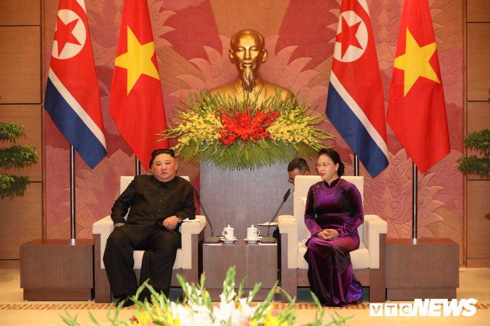 kim-jong-un-chu-tich-qh-3-1807045
