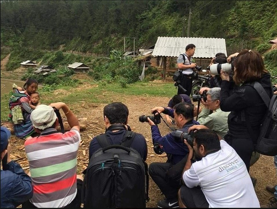 11164272-6824589-However_photographer_Ab_Rashid_then_published_this_picture_on_Fa-m-17_1552961341154 3