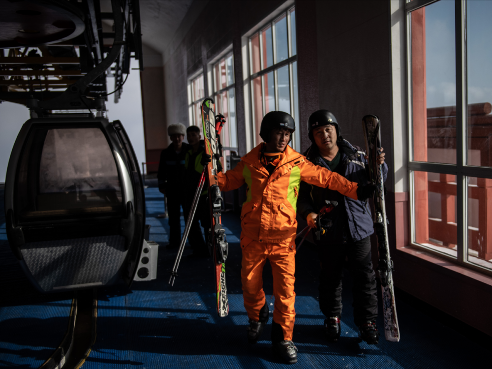 5c75c2c8eb3ce80c5678f903 8