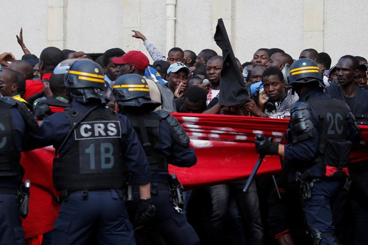 bieuu tinh reuters 4