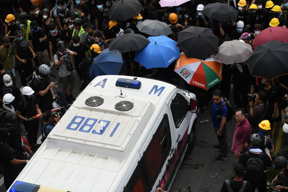 phun son vao xe cang sat cnn 7