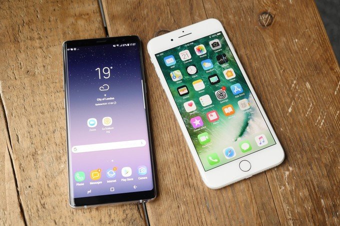 Galaxy-Note-8-vs.-iPhone-7-Plus