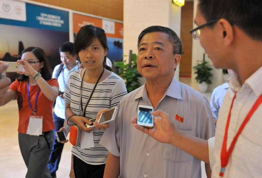 Hinh anh hang 5 QH xem xet tu cach dai bieu cua ong Vo Kim Cu