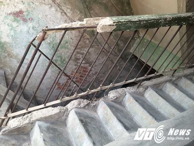 Khu nha dang xuong cap tram trong-22