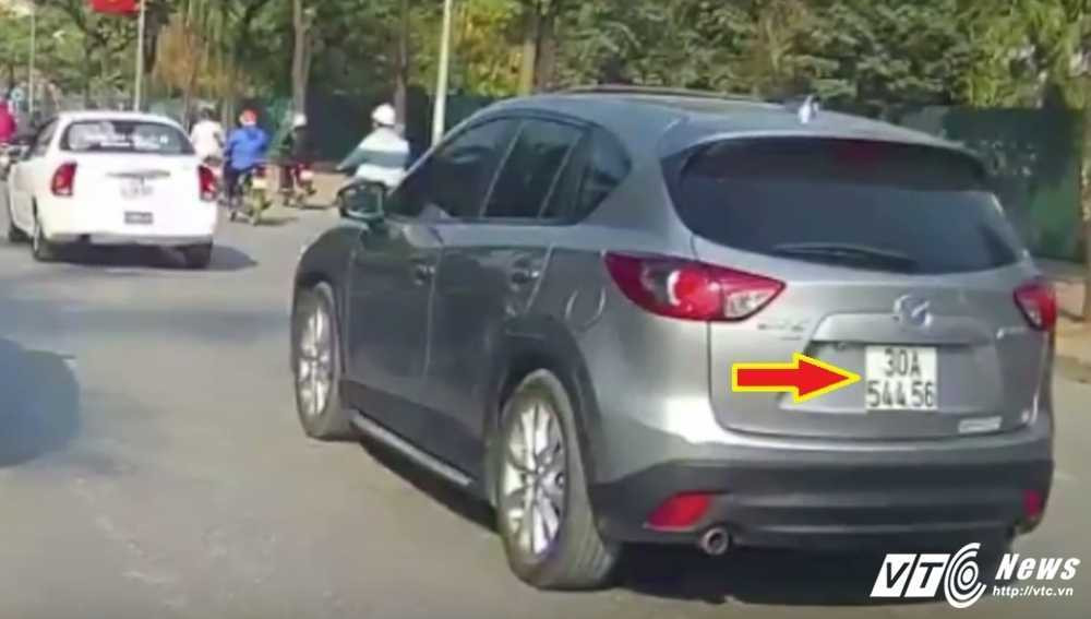 xe-mazda-co-tinh-gay-tai-nan-1