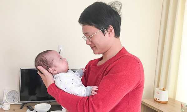 Mua xuan dau tien cua be Gau hinh anh 1