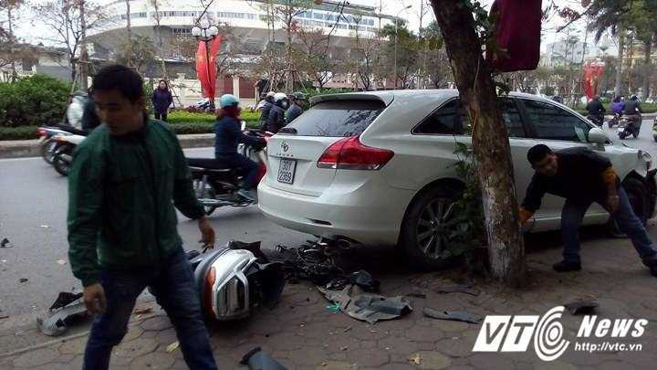 16923799_247945075656021_