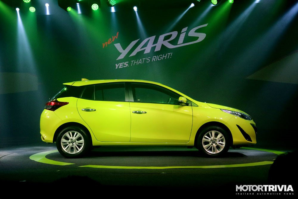 09toyotayarishatchback2017 6