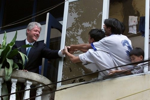 Bill-Clinton-toi-Vietnam001-5708-1405592497 3