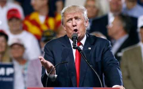 Tỷ phú Mỹ Donald Trump phát biểu tại Phoenix về vụ xả súng kinh hoàng ở Orlando