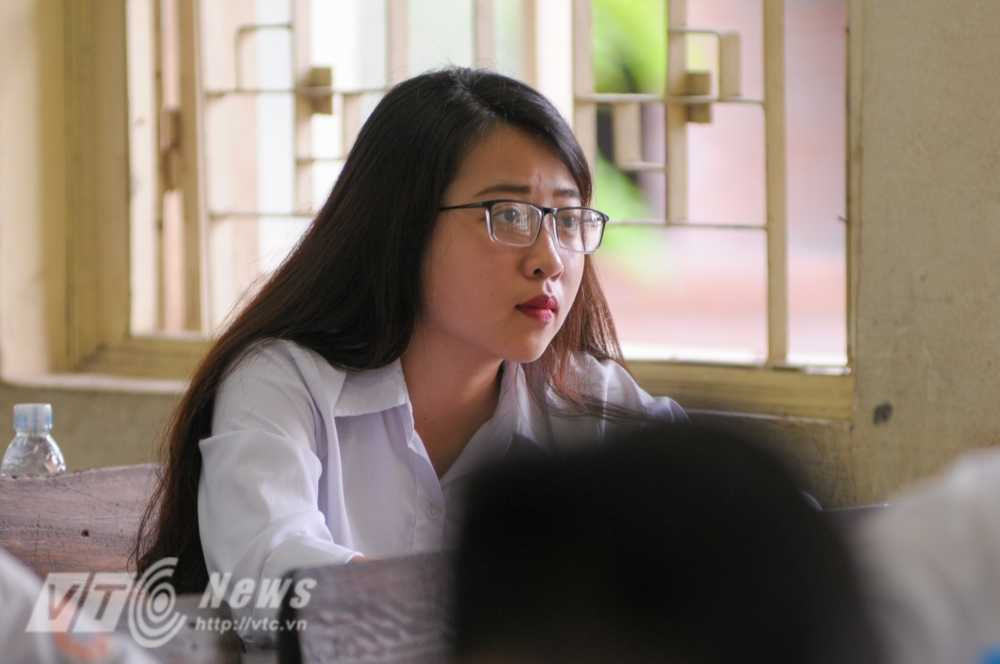 Thí sinh tại cụm thi ĐH Bách Khoa Hà Nội sáng 1/7 - Ảnh: Tùng Đinh