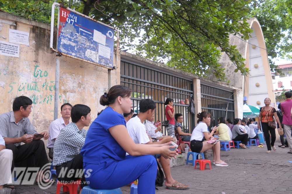 Số khác chọn quán trà đá - Ảnh: Tùng Đinh