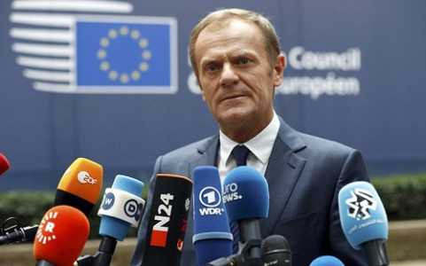 Chủ tịch Chủ tịch Hội đồng châu Âu Donald Tusk rất thận trọng khi đề cập đến phán quyết của PCA về vụ Philippines kiện Trung Quốc ở Biển Đông