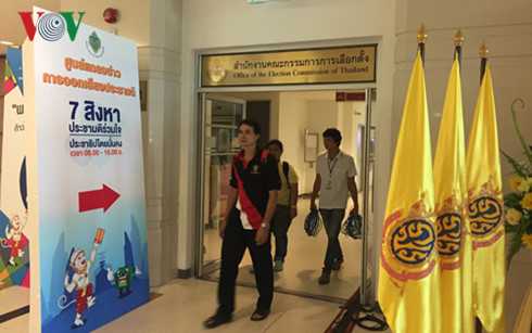 thai lan buoc vao cuoc trung cau y dan ve du thao hien phap moi hinh 0